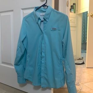 Women’s Columbia PFG button down long sleeve shirt